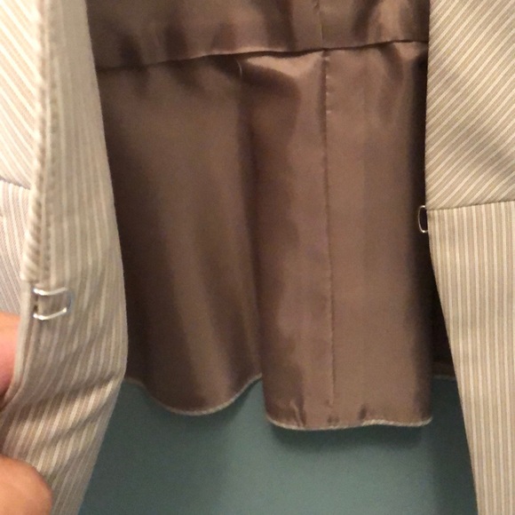 Halogen jacket with front clasp closure - Picture 6 of 6